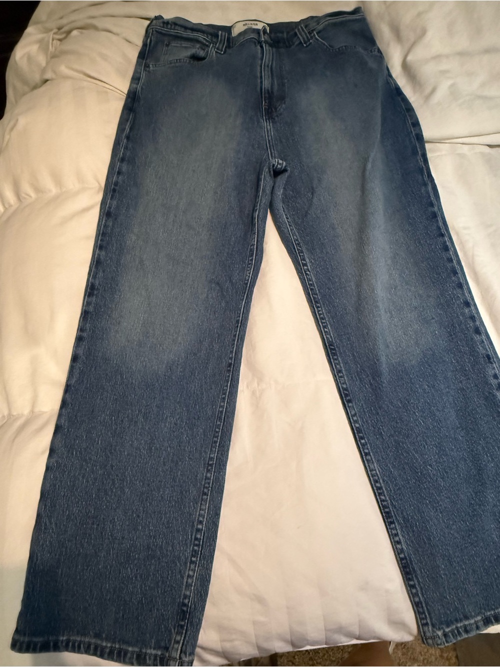 Hollister Straight-Leg Jeans in Medium Blue Wash
